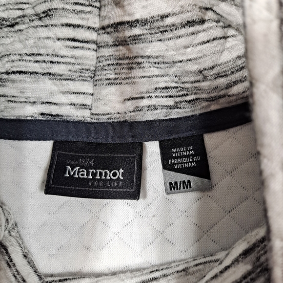 Marmot Grey And White Annie Quilted Pullover - Picture 5 of 9